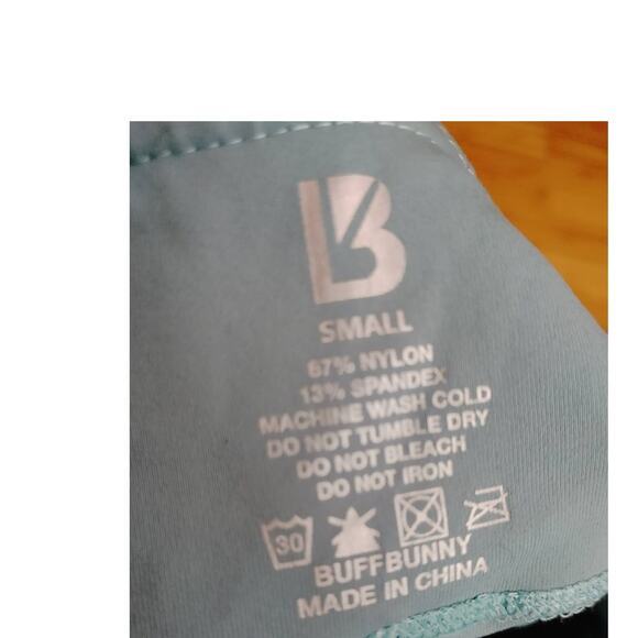 BuffBunny Capri Leggings Teal Seafoam Color Small - Picture 3 of 3